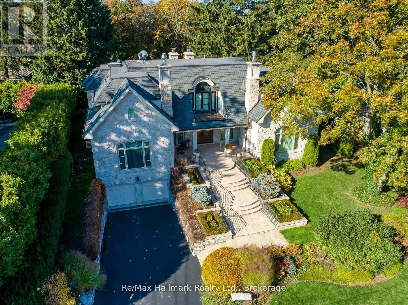 138 Dianne Avenue, Oakville, Ontario  L6J 4G9 - Photo 2 - W13021262