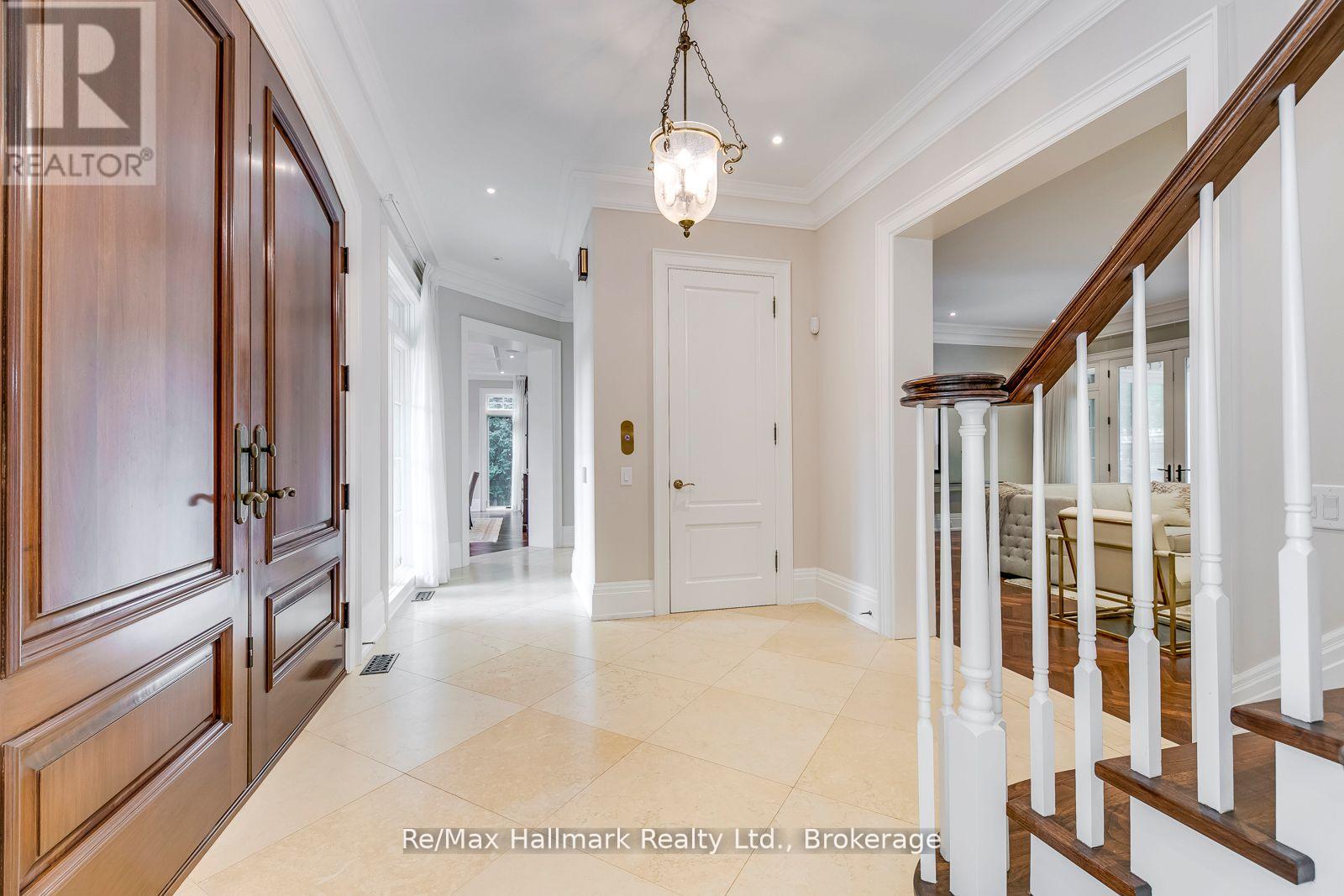 138 Dianne Avenue, Oakville, Ontario  L6J 4G9 - Photo 5 - W13021262