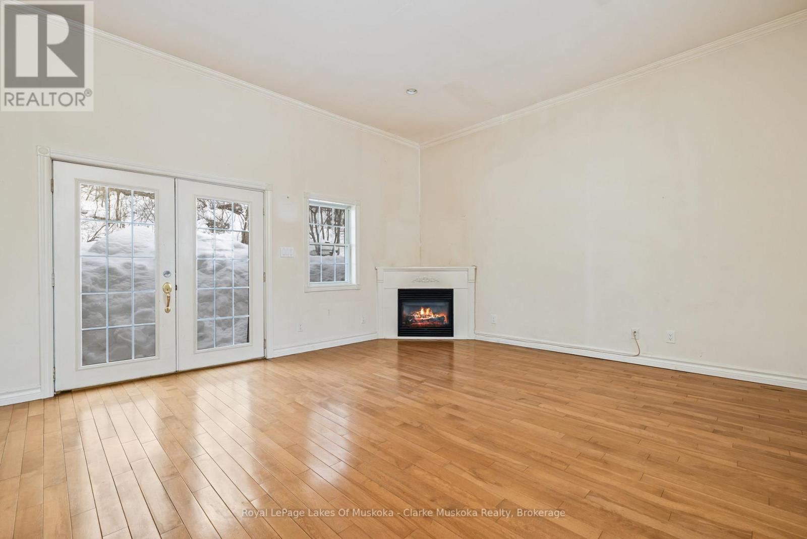 14 Glen Avenue, Parry Sound, Ontario  P2A 2B8 - Photo 7 - X12819532