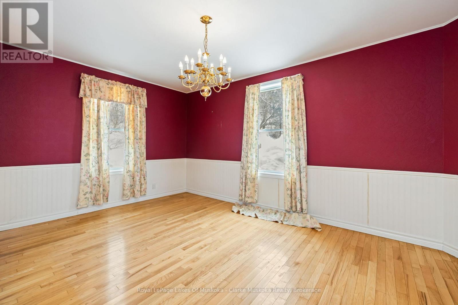 14 Glen Avenue, Parry Sound, Ontario  P2A 2B8 - Photo 14 - X12819532