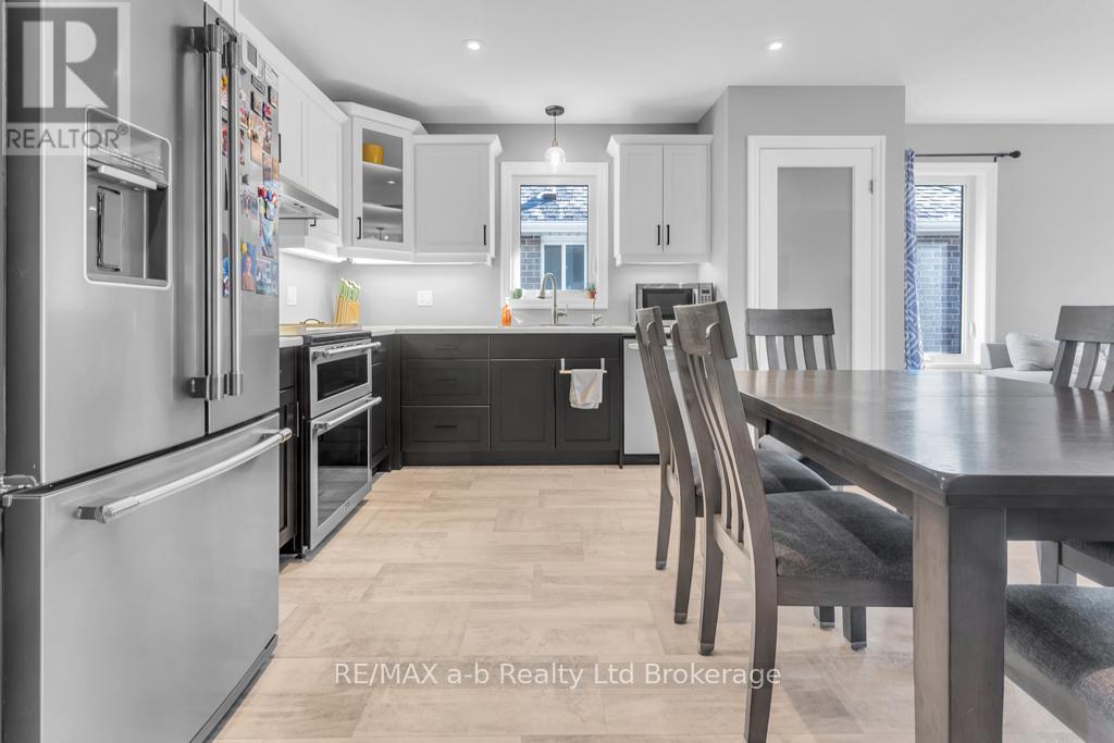 242 Wilson Avenue, Tillsonburg, Ontario  N4G 0H4 - Photo 15 - X13021332