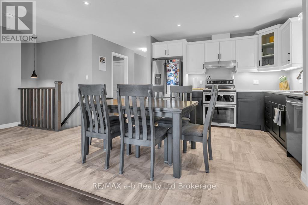 242 Wilson Avenue, Tillsonburg, Ontario  N4G 0H4 - Photo 17 - X13021332