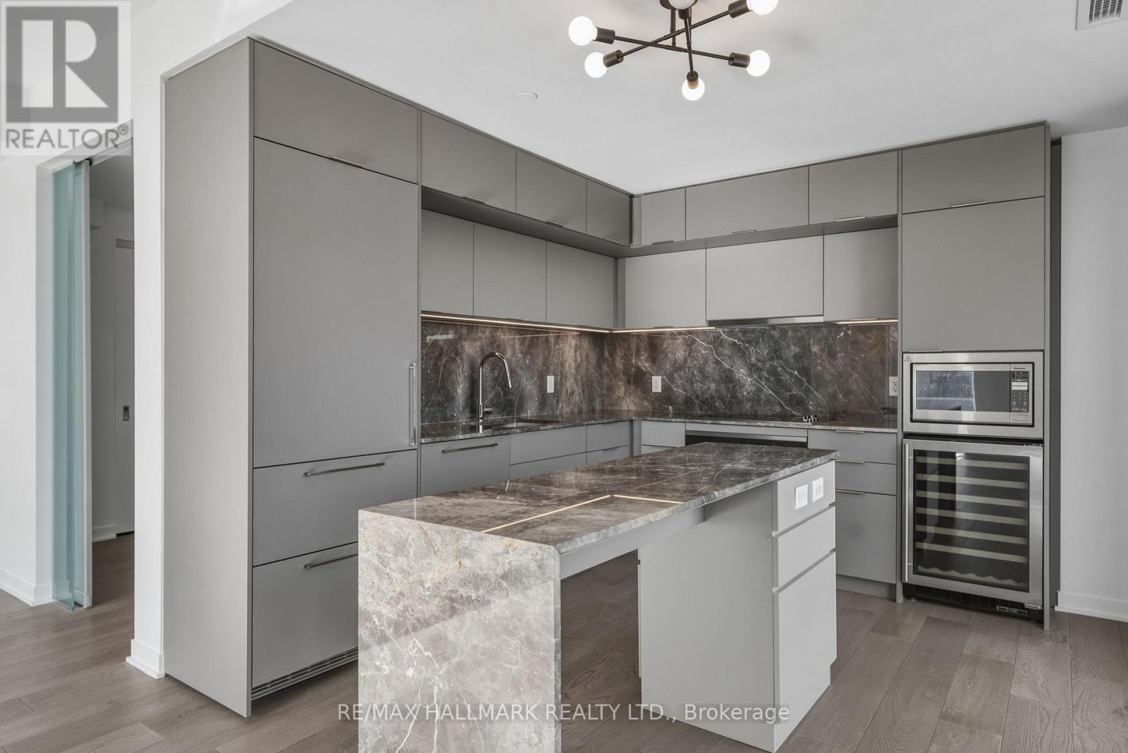 807 - 185 Alberta Avenue, Toronto, Ontario  M6C 0A5 - Photo 7 - C13019386