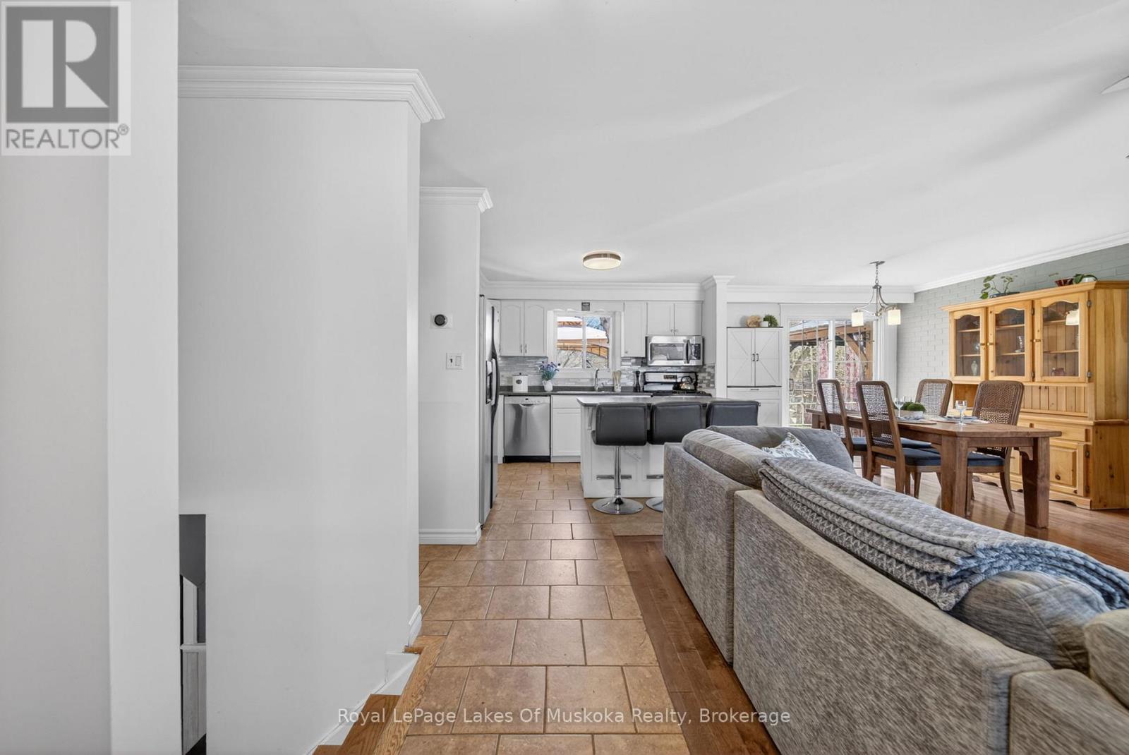 271 Lakeland Crescent, Brock, Ontario  L0K 1A0 - Photo 2 - N13021216