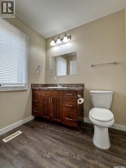 614 7th Avenue Ne, Swift Current, Saskatchewan  S9H 2M4 - Photo 7 - SK033270