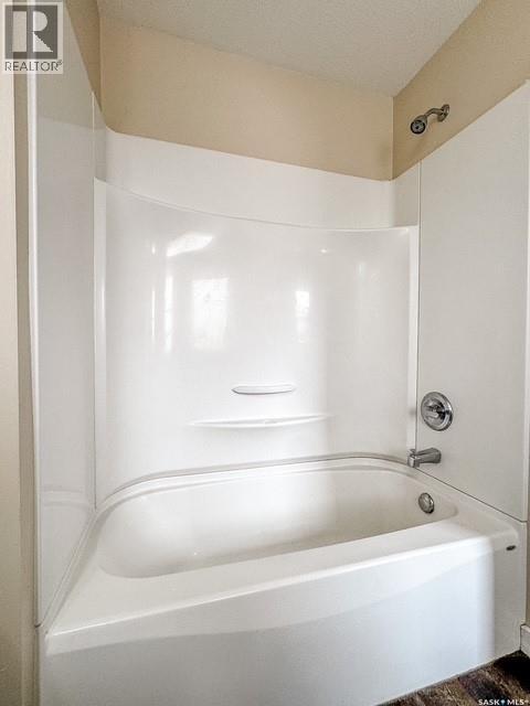 614 7th Avenue Ne, Swift Current, Saskatchewan  S9H 2M4 - Photo 8 - SK033270