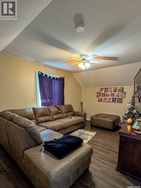 614 7th Avenue Ne, Swift Current, Saskatchewan  S9H 2M4 - Photo 12 - SK033270