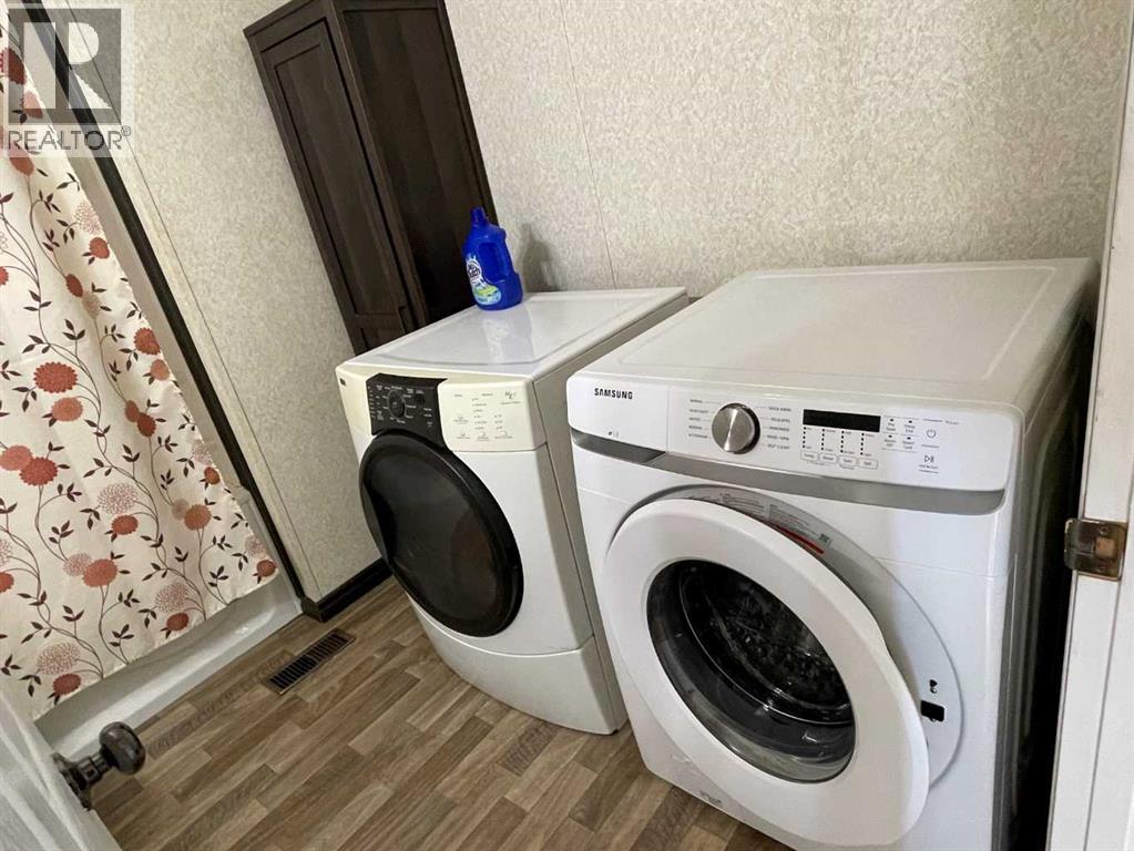 161 Rivervalley Estates, Whitecourt, Alberta  T7S 1K2 - Photo 5 - A2303003