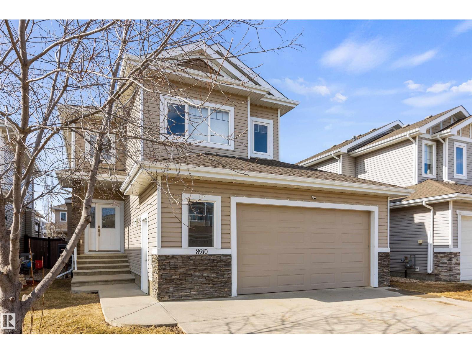 8910 97 AV, Morinville, Alberta