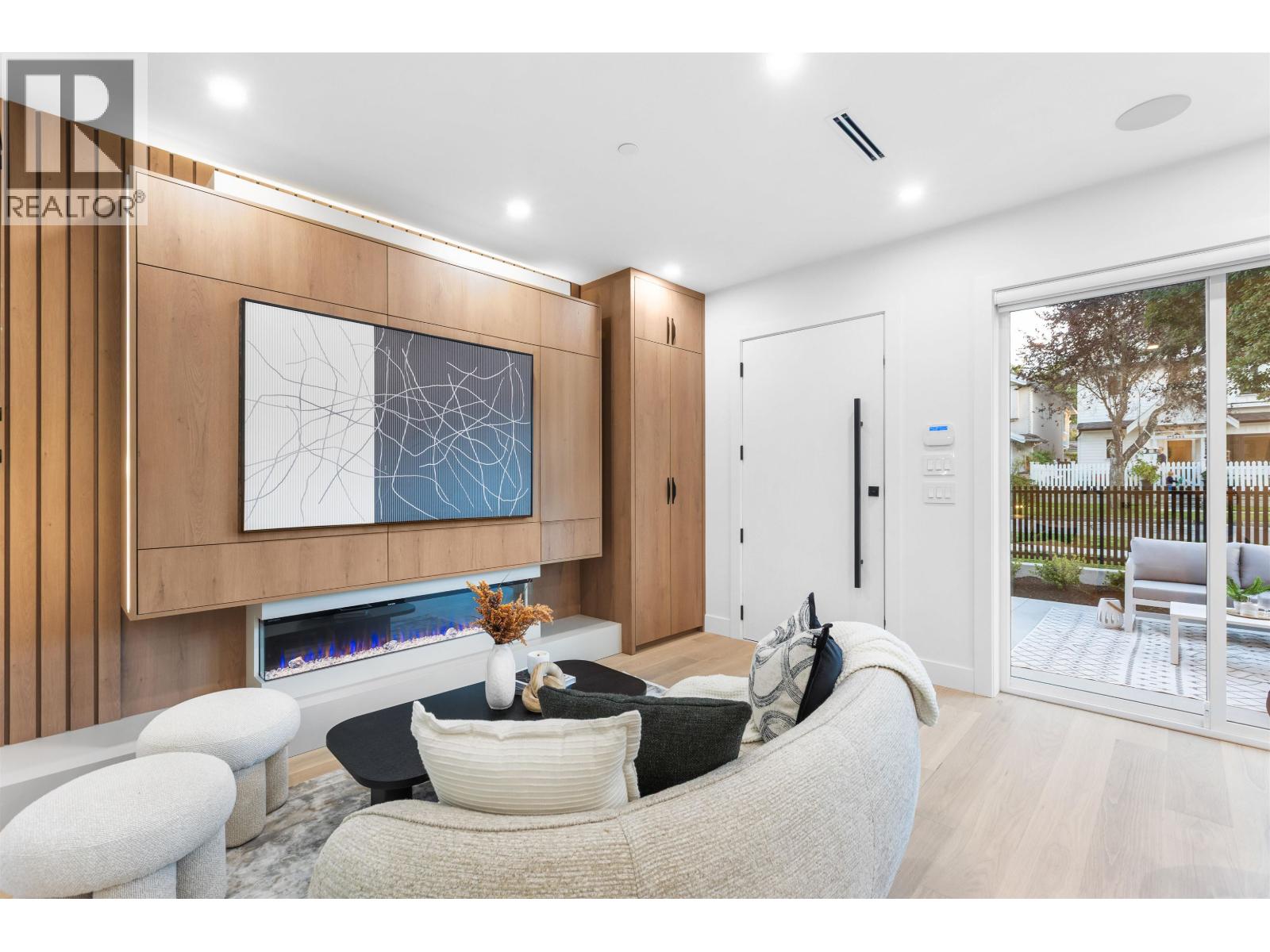 1 2435 Napier Street, Vancouver, British Columbia  V5K 2W2 - Photo 3 - R3096218