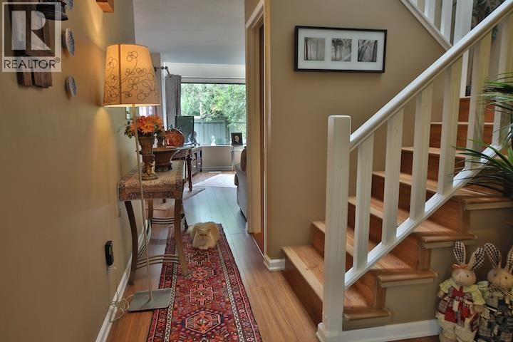 1147 Montroyal Boulevard, North Vancouver, British Columbia  V7R 2H8 - Photo 10 - R3112753