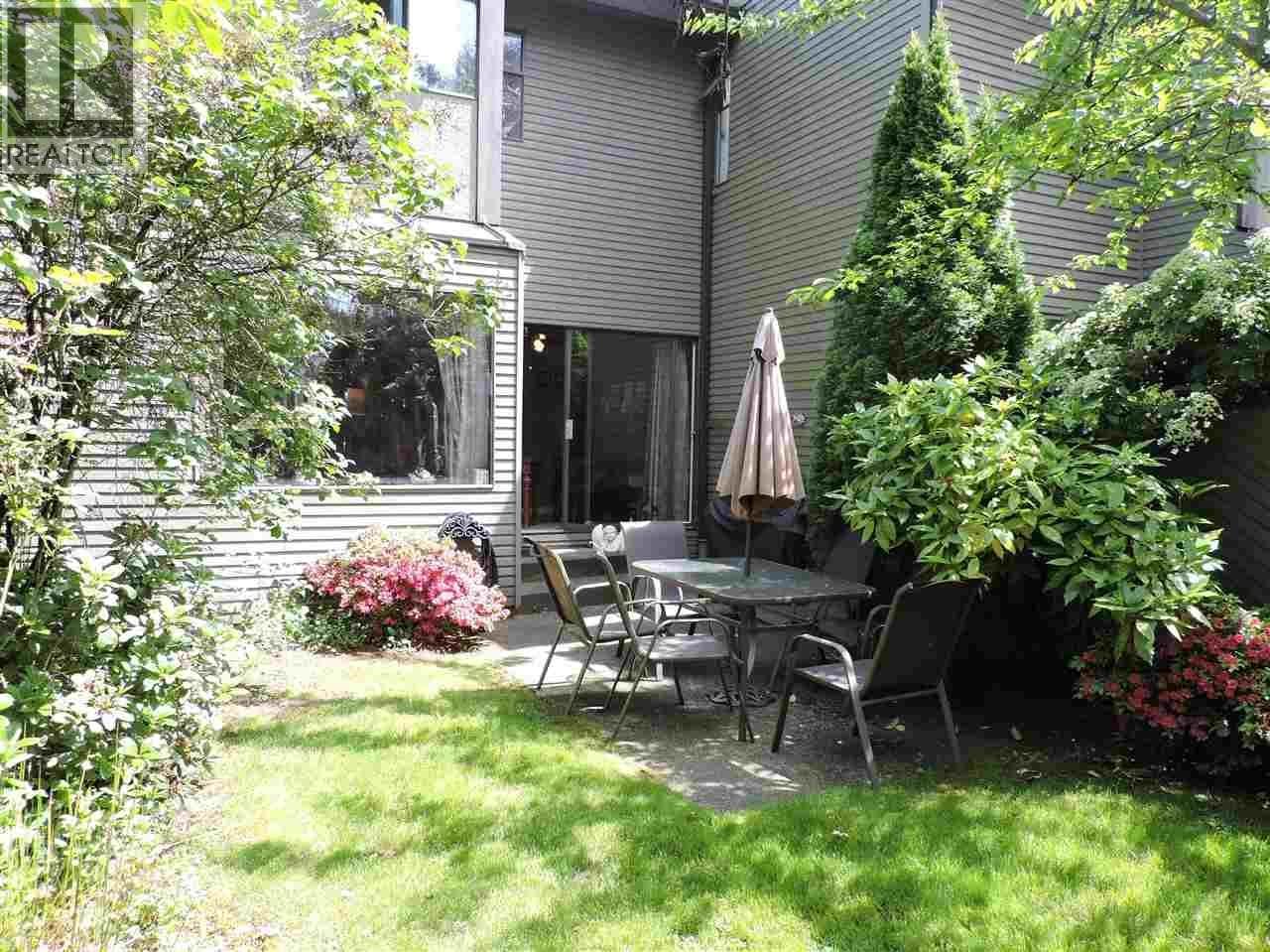1147 Montroyal Boulevard, North Vancouver, British Columbia  V7R 2H8 - Photo 2 - R3112753