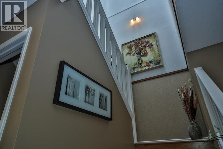 1147 Montroyal Boulevard, North Vancouver, British Columbia  V7R 2H8 - Photo 11 - R3112753