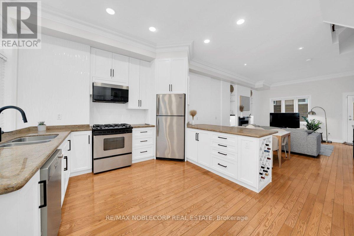 6 Luscombe Lane, Toronto, Ontario  M4Y 3B5 - Photo 12 - C13021398