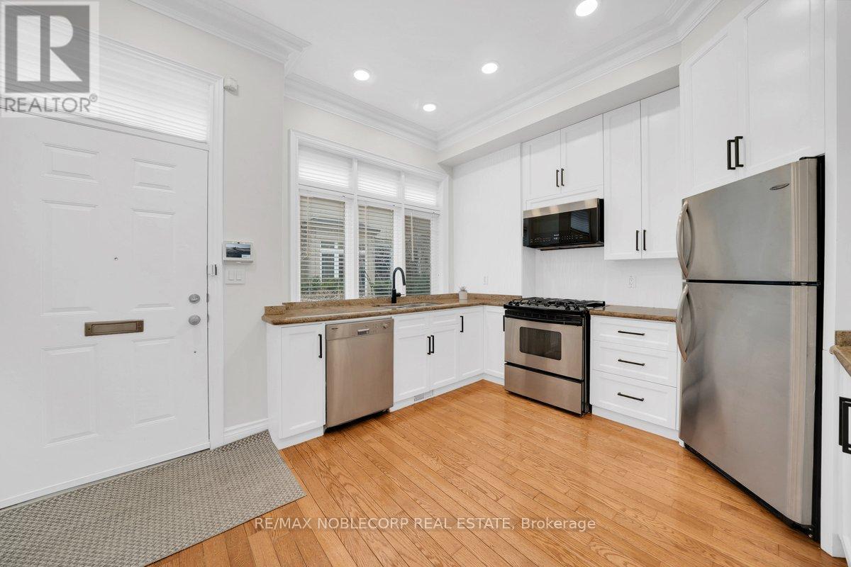 6 Luscombe Lane, Toronto, Ontario  M4Y 3B5 - Photo 13 - C13021398