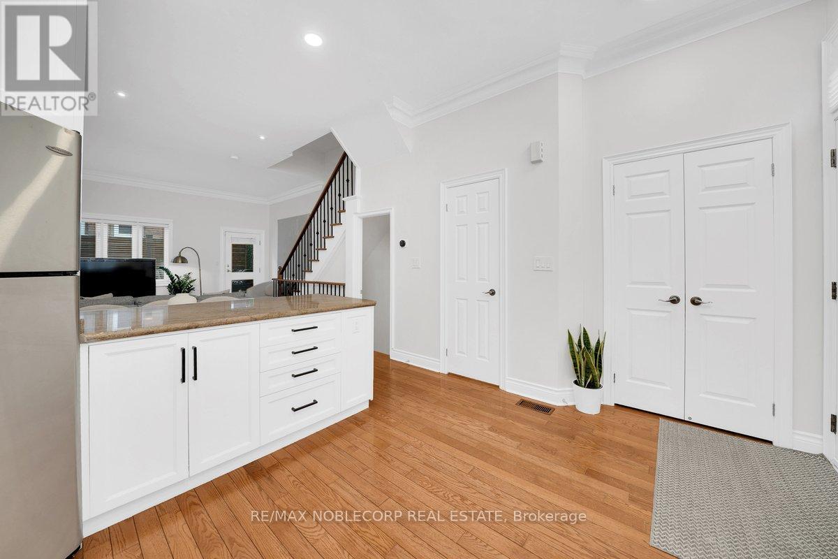 6 Luscombe Lane, Toronto, Ontario  M4Y 3B5 - Photo 15 - C13021398