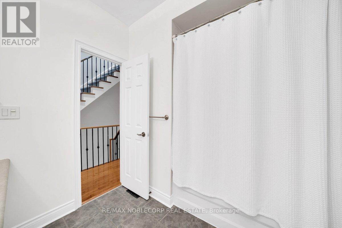 6 Luscombe Lane, Toronto, Ontario  M4Y 3B5 - Photo 33 - C13021398