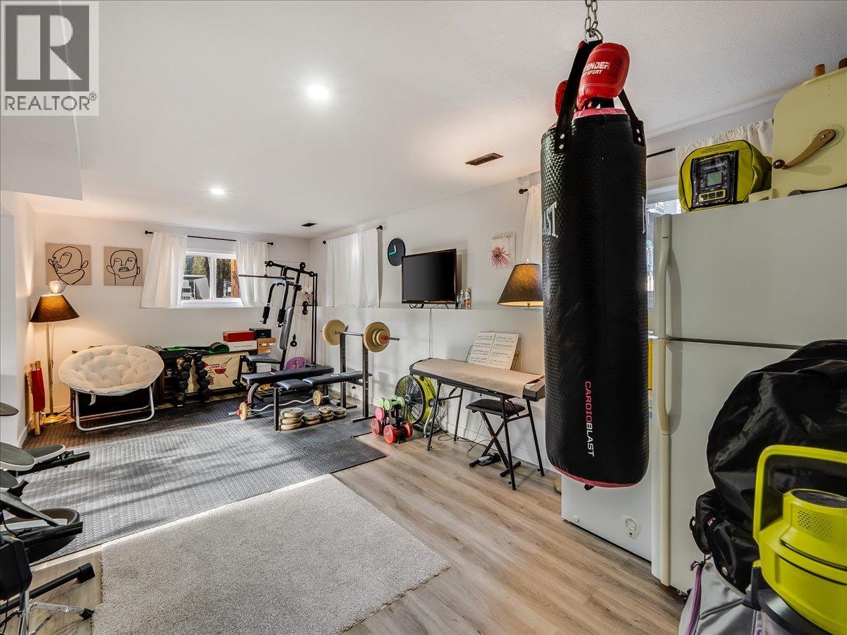 1359 Grosvenor Place, Castlegar, British Columbia  V1N 3X8 - Photo 34 - 10381970