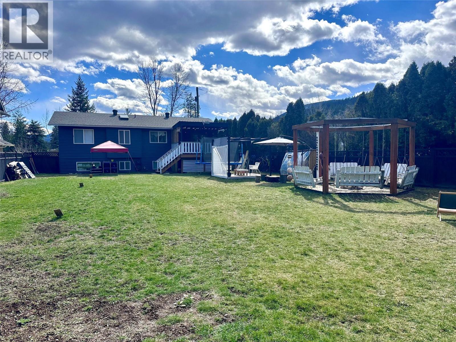 1359 Grosvenor Place, Castlegar, British Columbia  V1N 3X8 - Photo 50 - 10381970