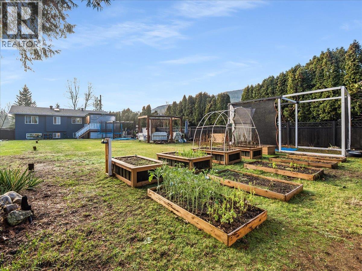 1359 Grosvenor Place, Castlegar, British Columbia  V1N 3X8 - Photo 59 - 10381970