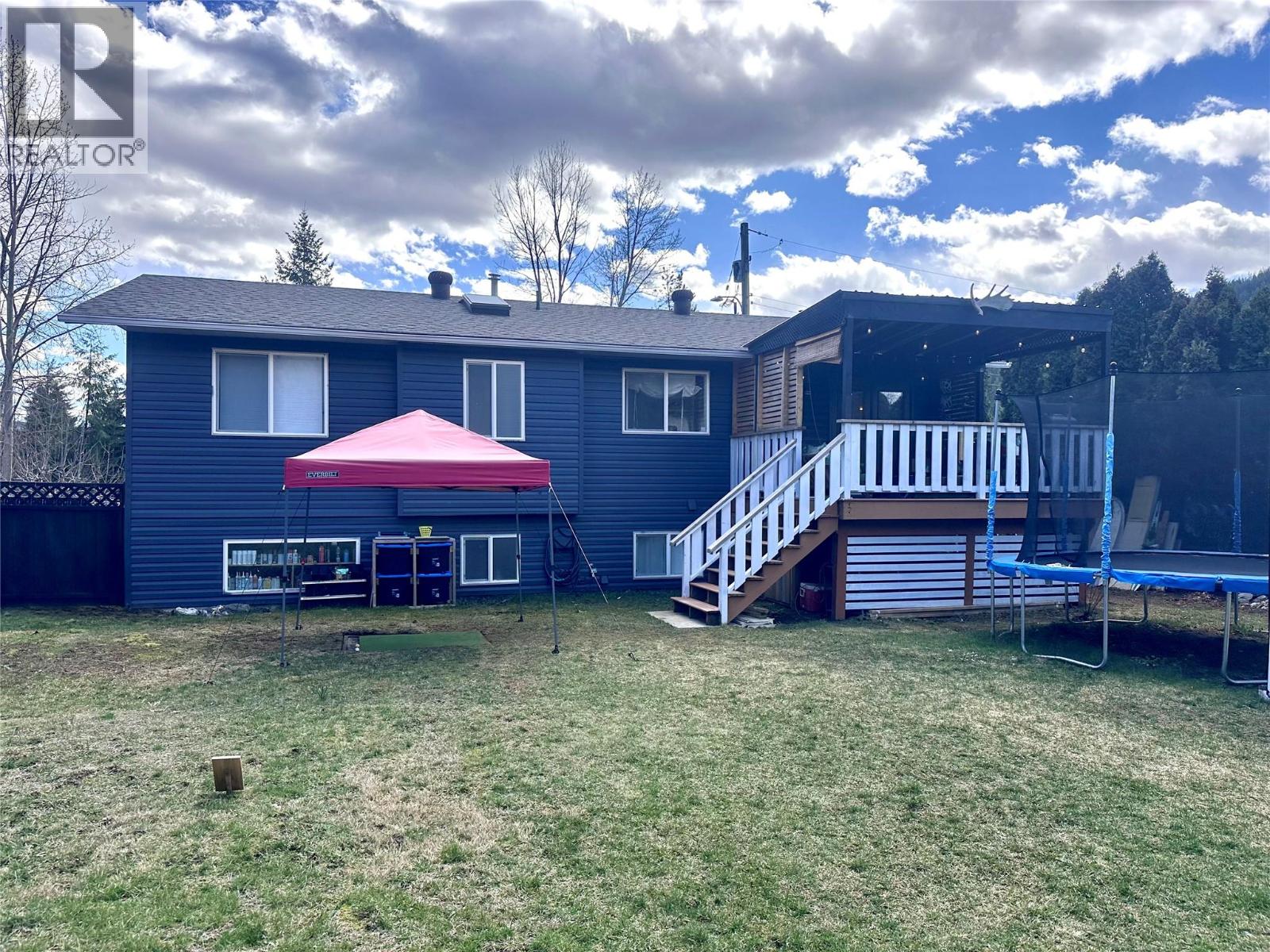 1359 Grosvenor Place, Castlegar, British Columbia  V1N 3X8 - Photo 46 - 10381970