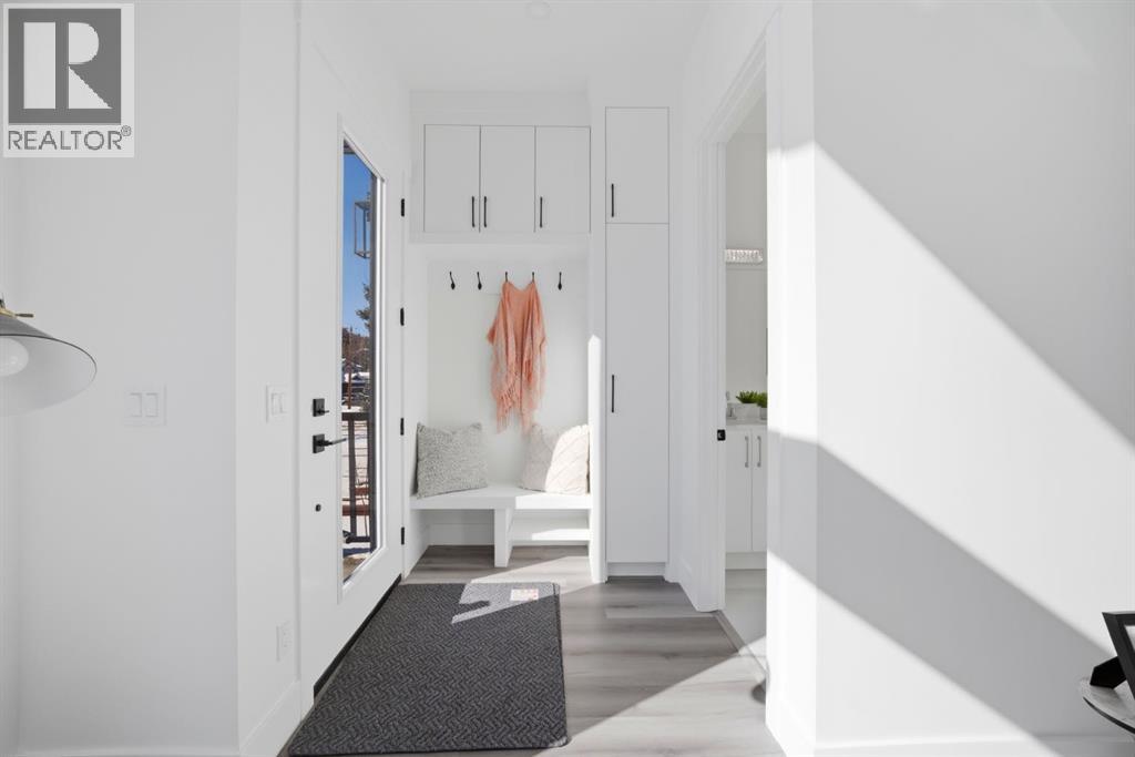 8518 & 8520 33 Avenue Nw, Calgary, Alberta  T3B 1M1 - Photo 5 - A2303226