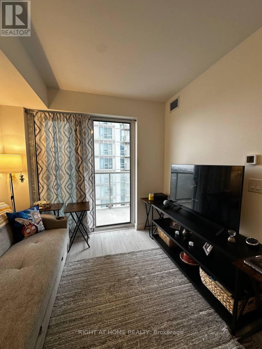 1802 - 2033 Kennedy Road, Toronto, Ontario  M1S 0L3 - Photo 5 - E13021218