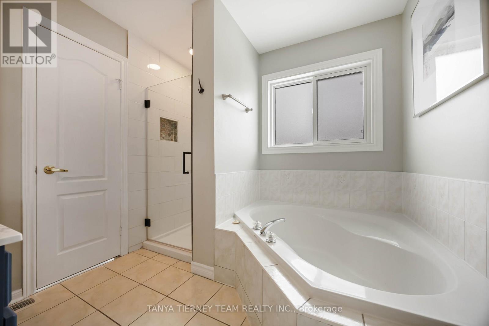 140 Vipond Road, Whitby, Ontario  L1M 1K9 - Photo 27 - E13021270