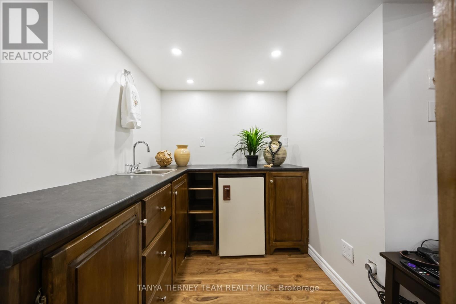 140 Vipond Road, Whitby, Ontario  L1M 1K9 - Photo 37 - E13021270