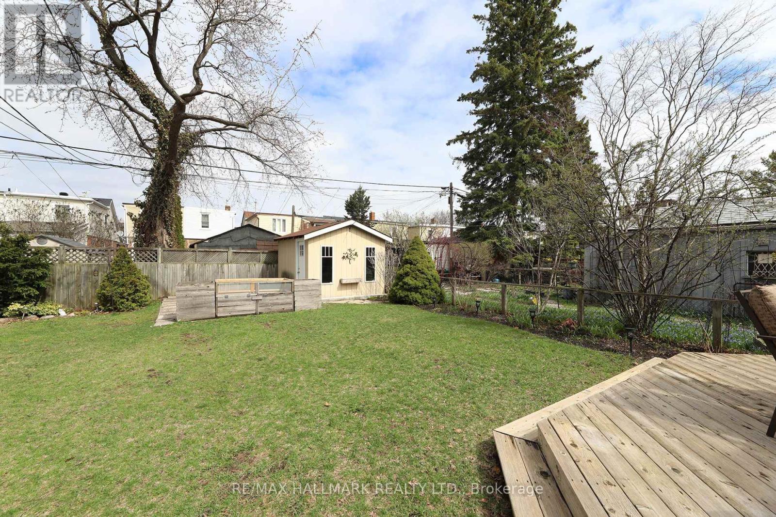 274 Wolverleigh Boulevard, Toronto, Ontario  M4C 1S4 - Photo 28 - E13021388