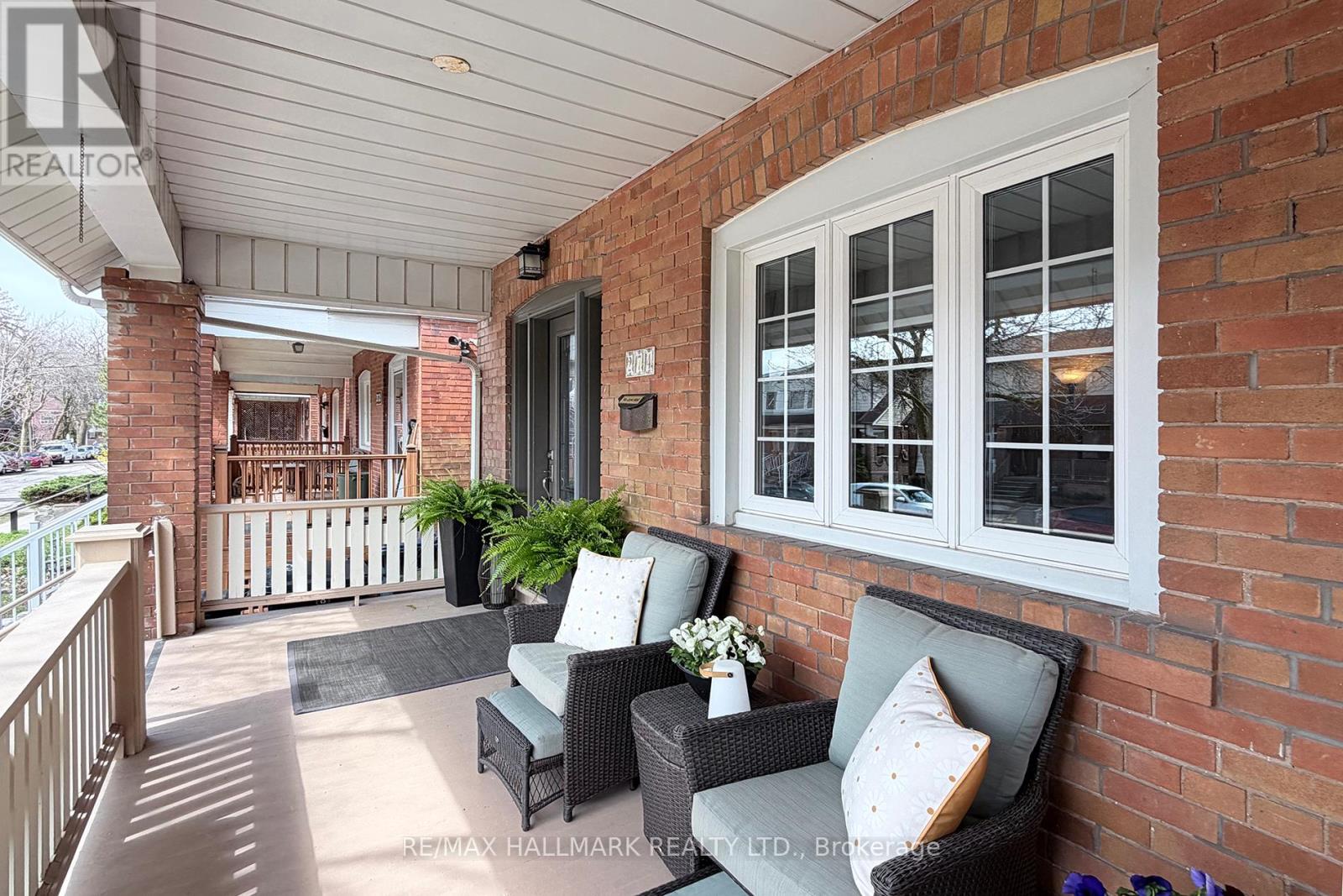 274 Wolverleigh Boulevard, Toronto, Ontario  M4C 1S4 - Photo 4 - E13021388