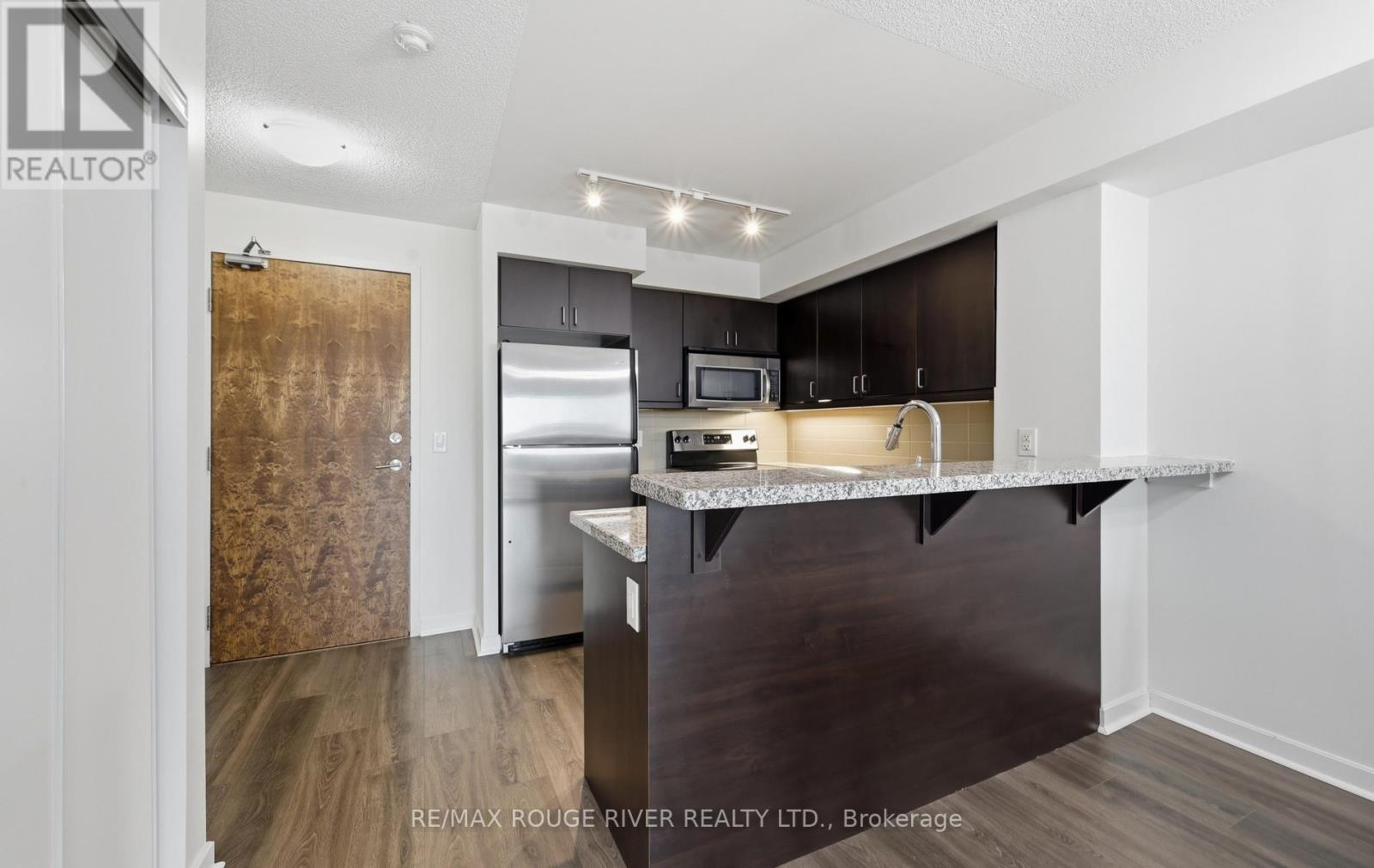 414 - 1235 Bayly Street, Pickering, Ontario  L1W 1L7 - Photo 5 - E13021424