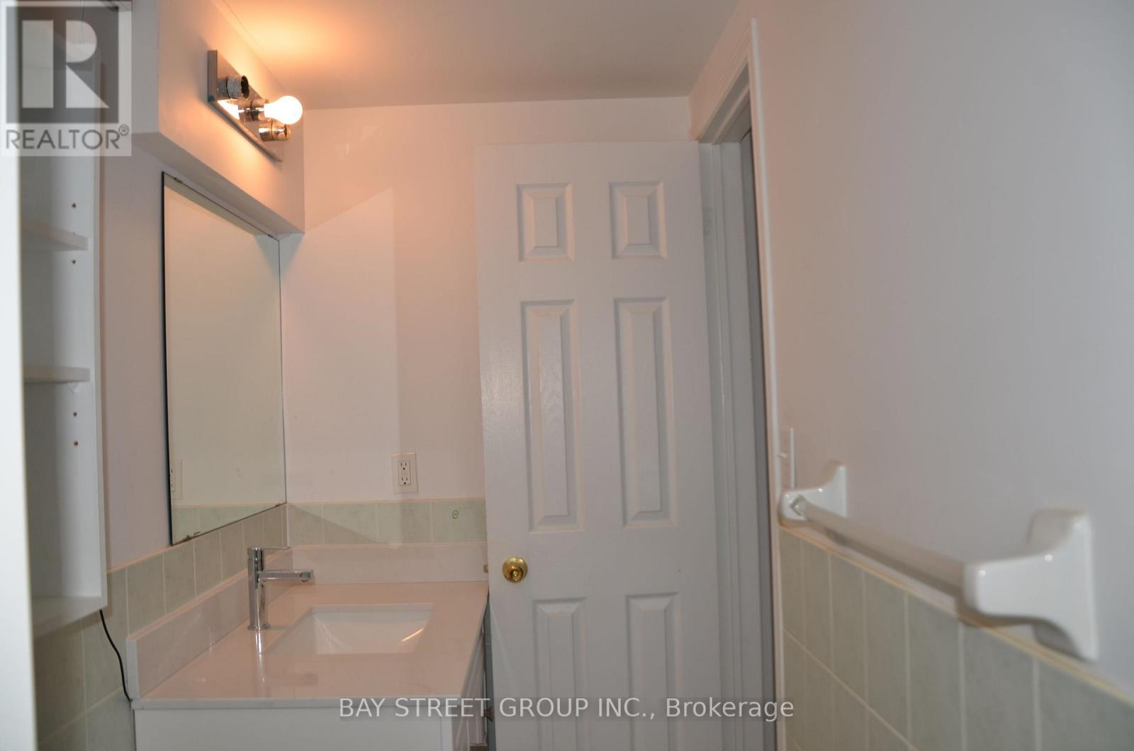 283 Port Royal Trail, Toronto, Ontario  M1V 2K5 - Photo 8 - E13021446