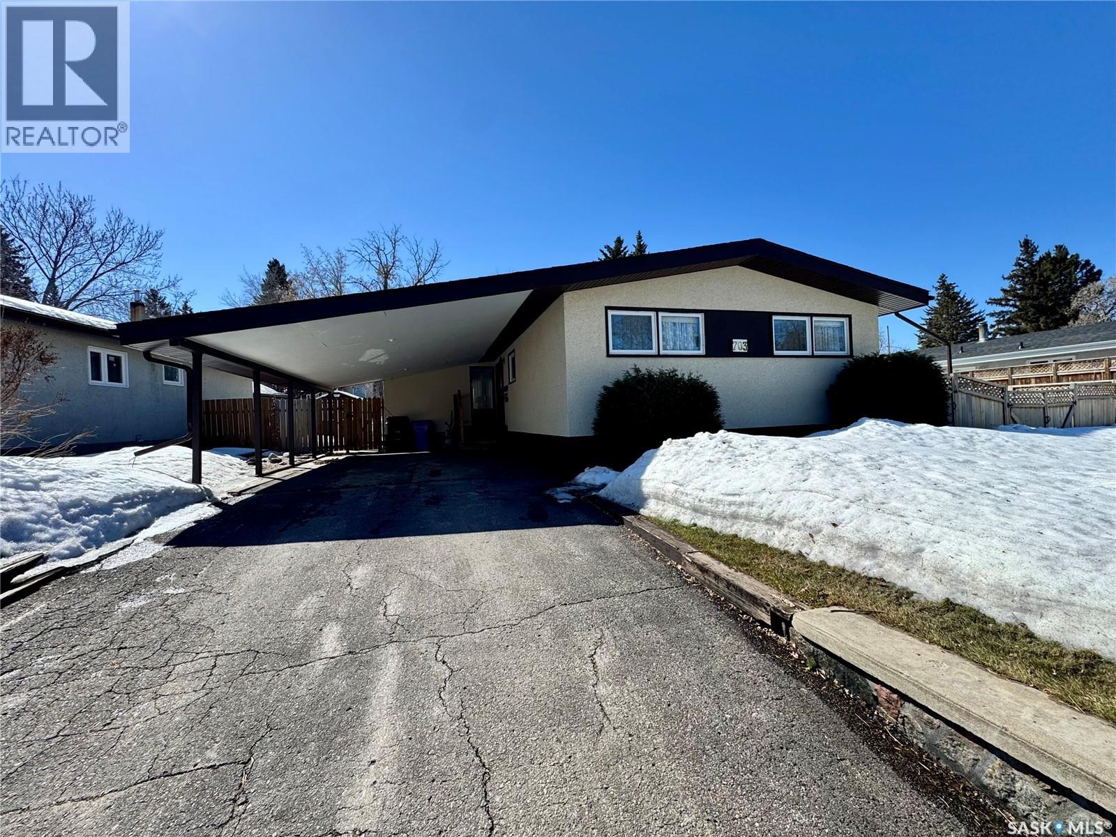 703 Agnew STREET, Prince Albert, Saskatchewan