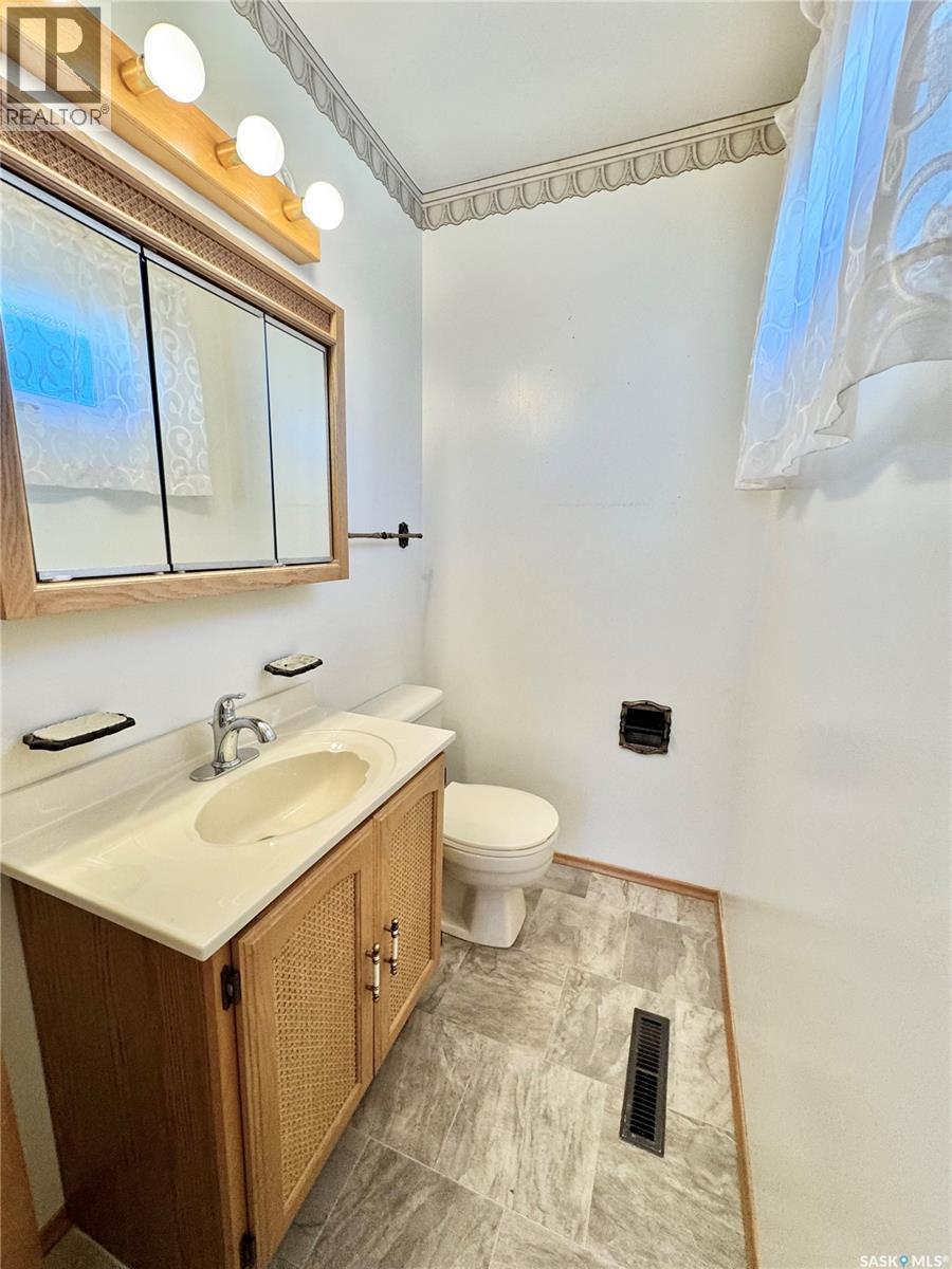 703 Agnew Street, Prince Albert, Saskatchewan  S6V 2P2 - Photo 13 - SK033431