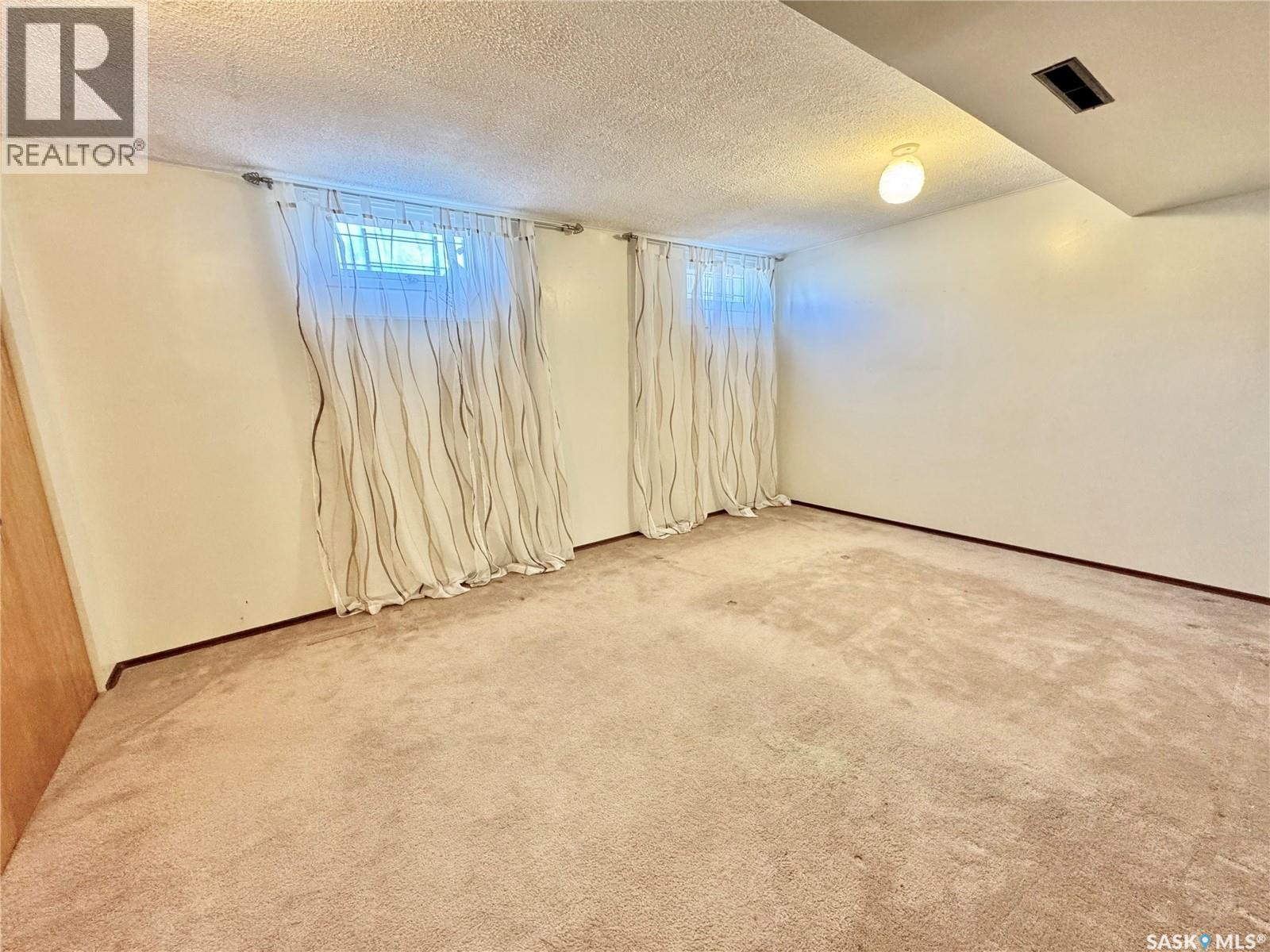 703 Agnew Street, Prince Albert, Saskatchewan  S6V 2P2 - Photo 16 - SK033431