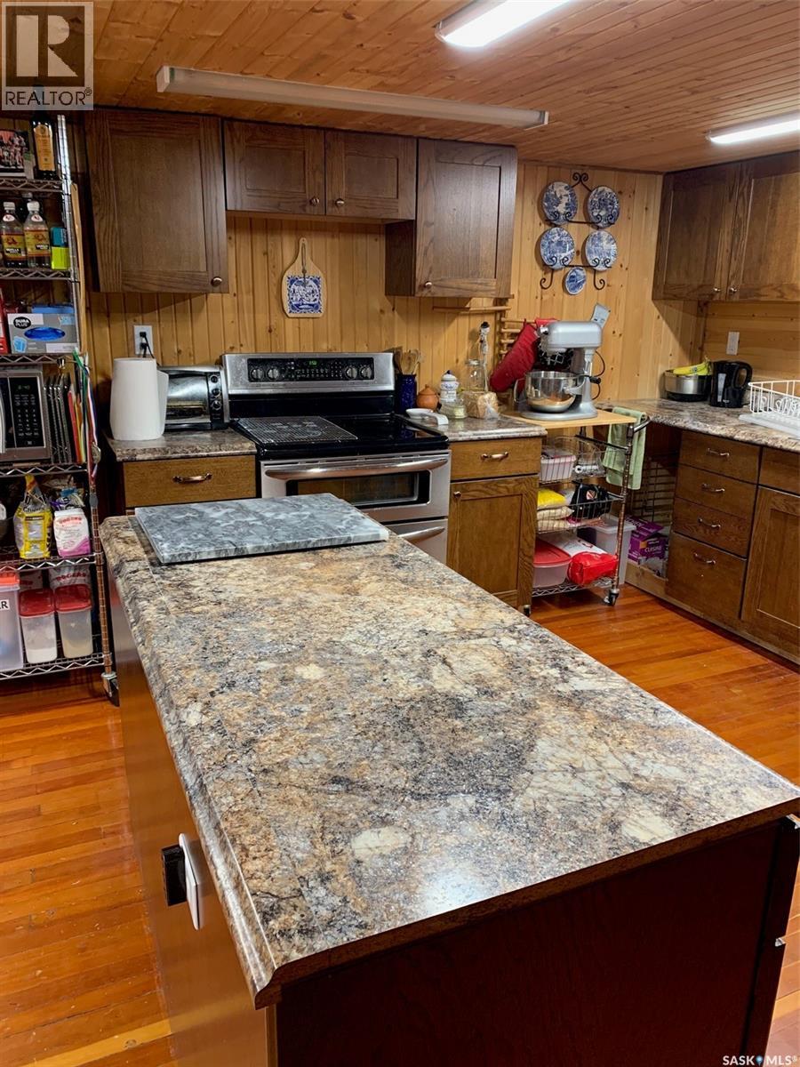 222 1st Avenue, Glaslyn, Saskatchewan  S0M 0Y0 - Photo 13 - SK033415