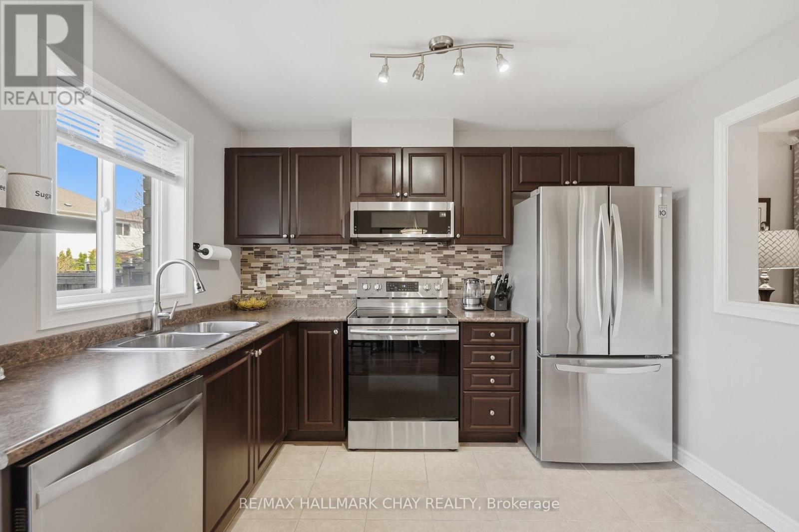 215 Banting Crescent, Essa, Ontario  L3W 0P8 - Photo 17 - N13021258