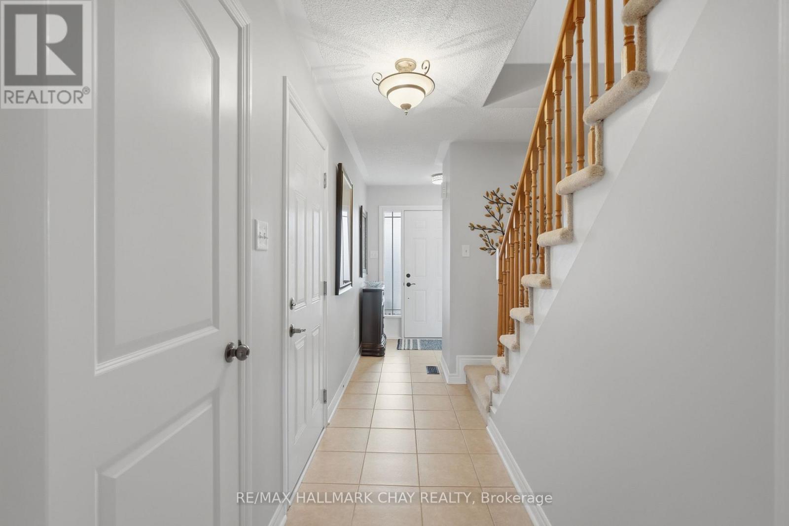 215 Banting Crescent, Essa, Ontario  L3W 0P8 - Photo 7 - N13021258