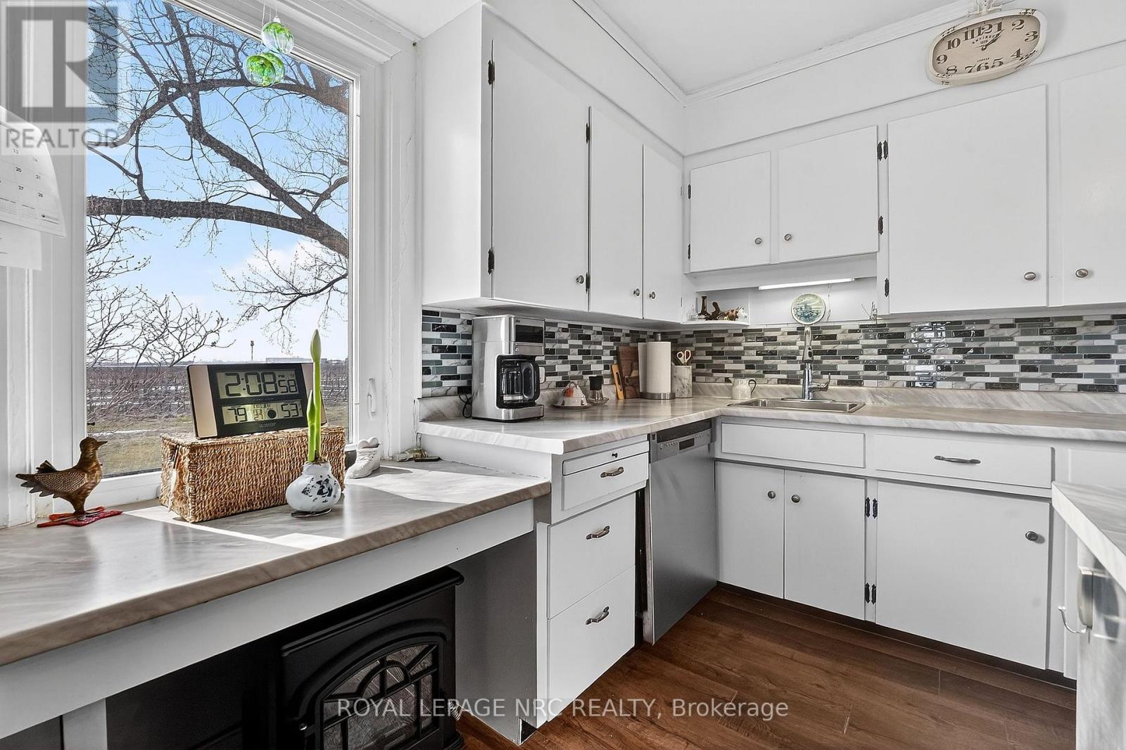 594 Niagara Stone Road, Niagara-On-The-Lake, Ontario  L0S 1J0 - Photo 14 - X12864070