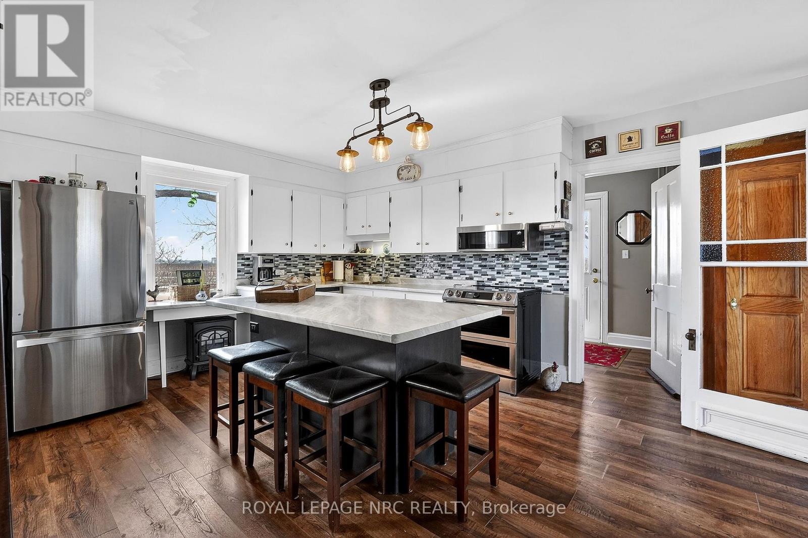 594 Niagara Stone Road, Niagara-On-The-Lake, Ontario  L0S 1J0 - Photo 11 - X12864070