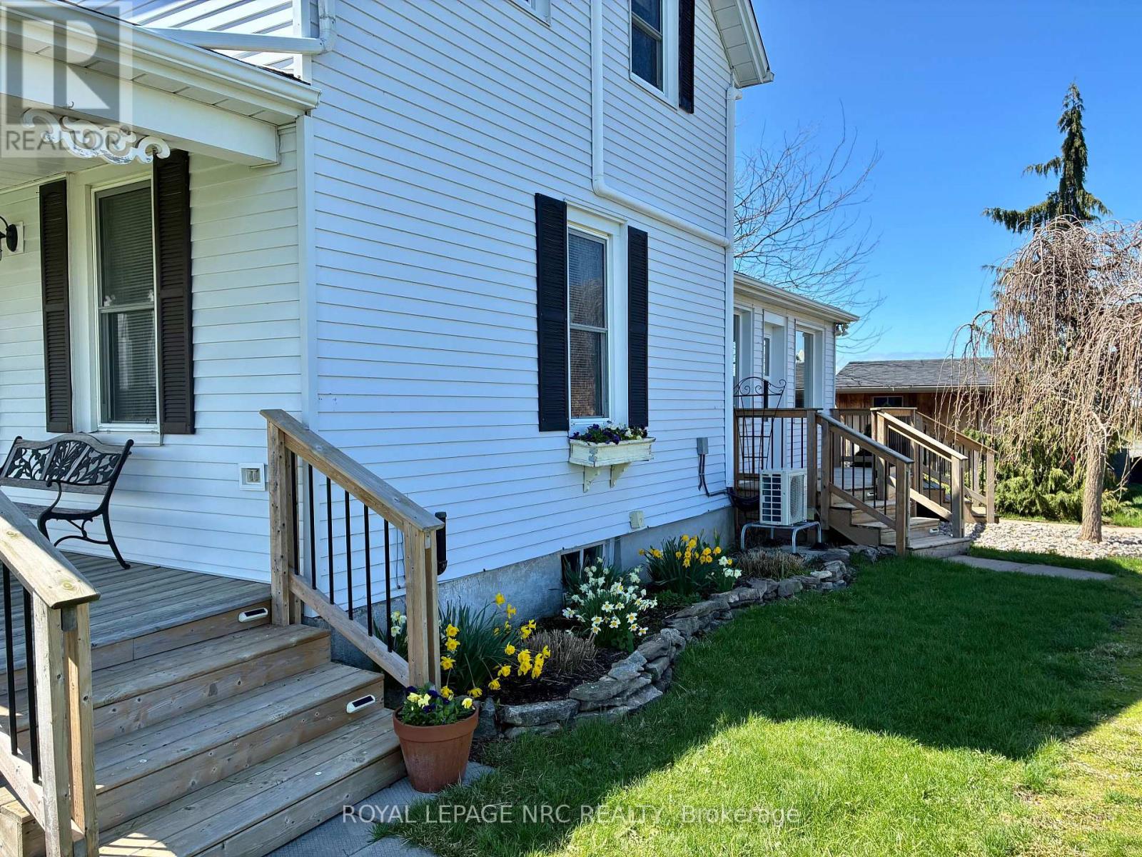 594 Niagara Stone Road, Niagara-On-The-Lake, Ontario  L0S 1J0 - Photo 4 - X12864070