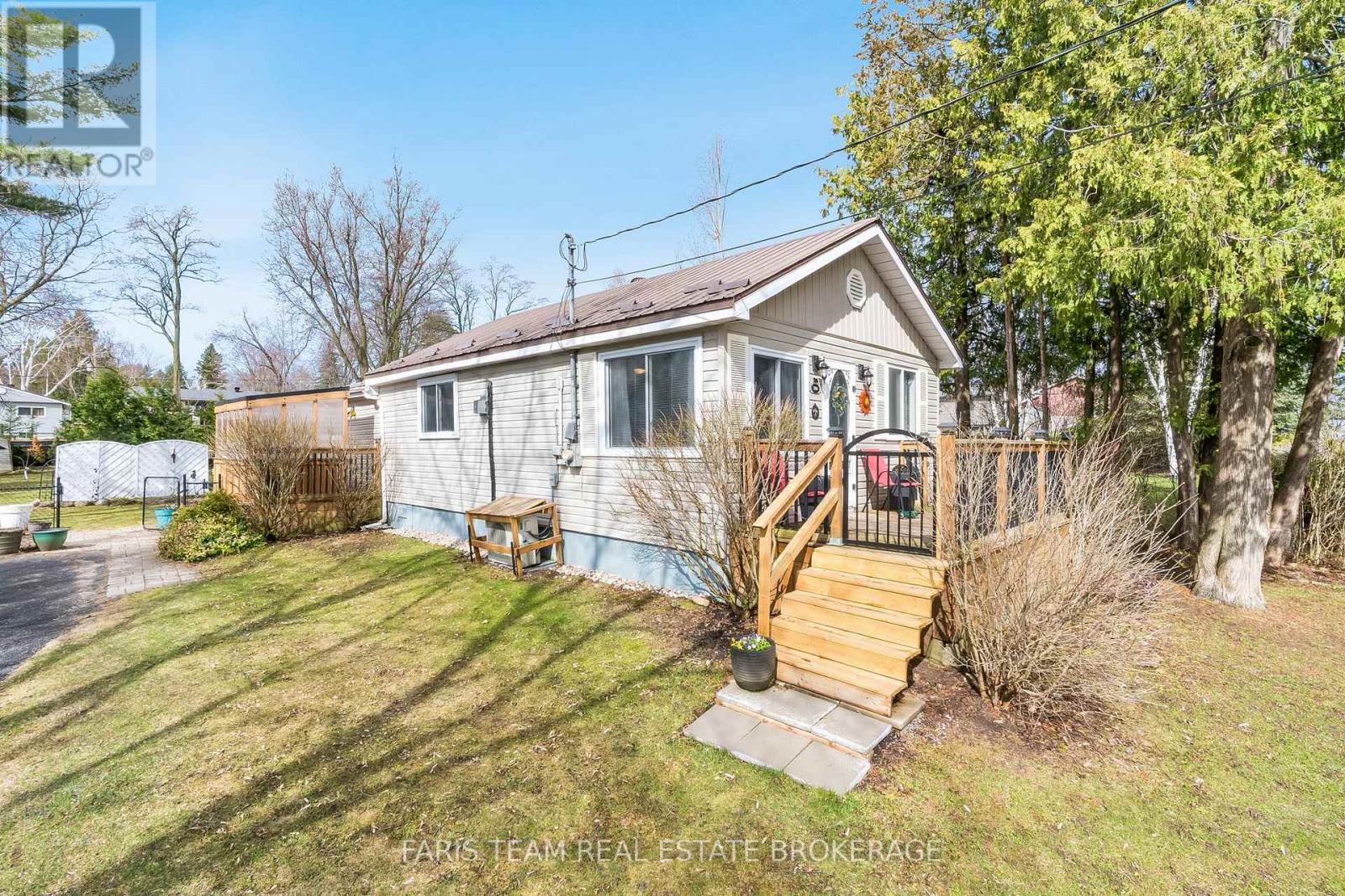 306 Ouida Street, Tay, Ontario  L0K 2C0 - Photo 4 - S13021234