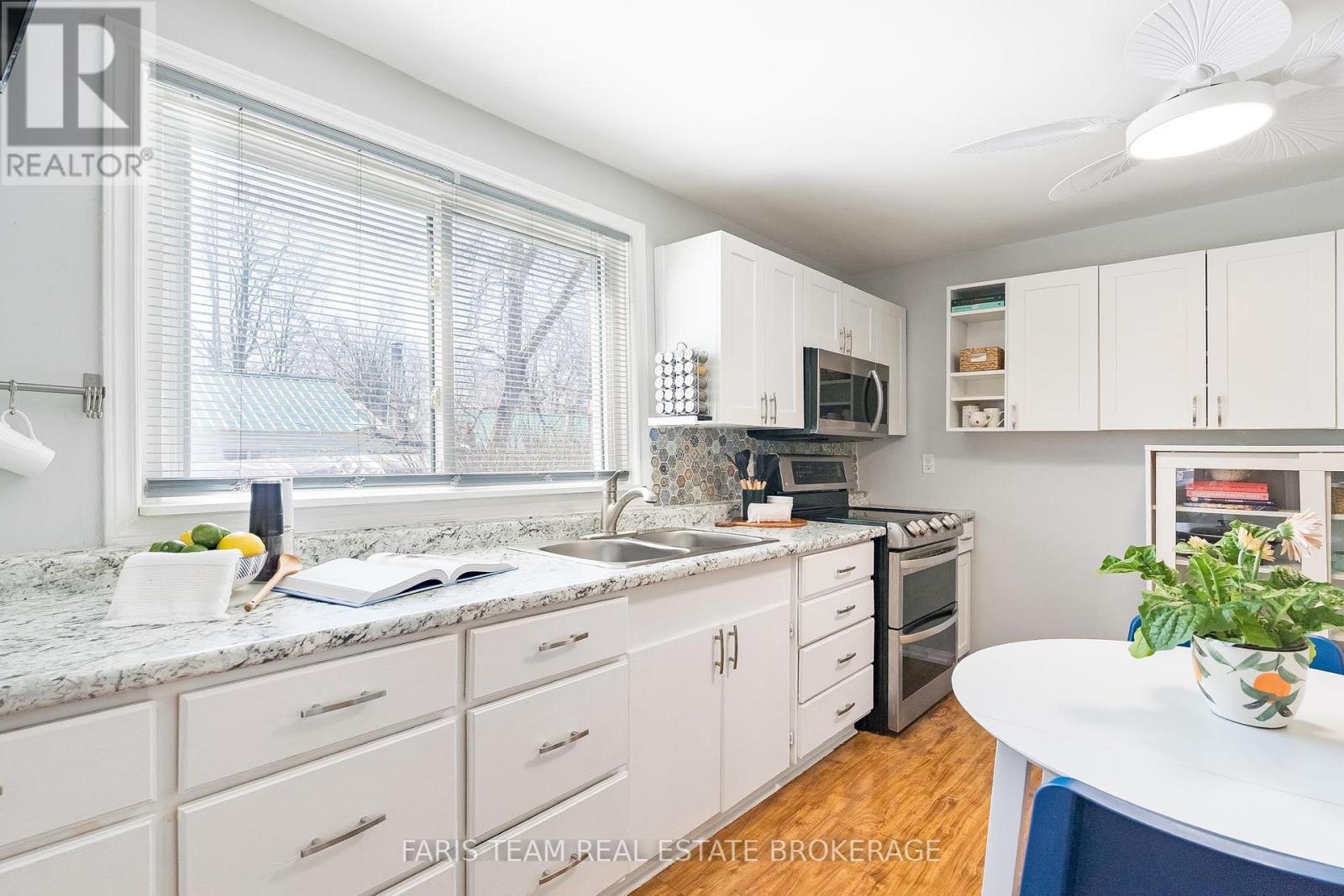 306 Ouida Street, Tay, Ontario  L0K 2C0 - Photo 7 - S13021234