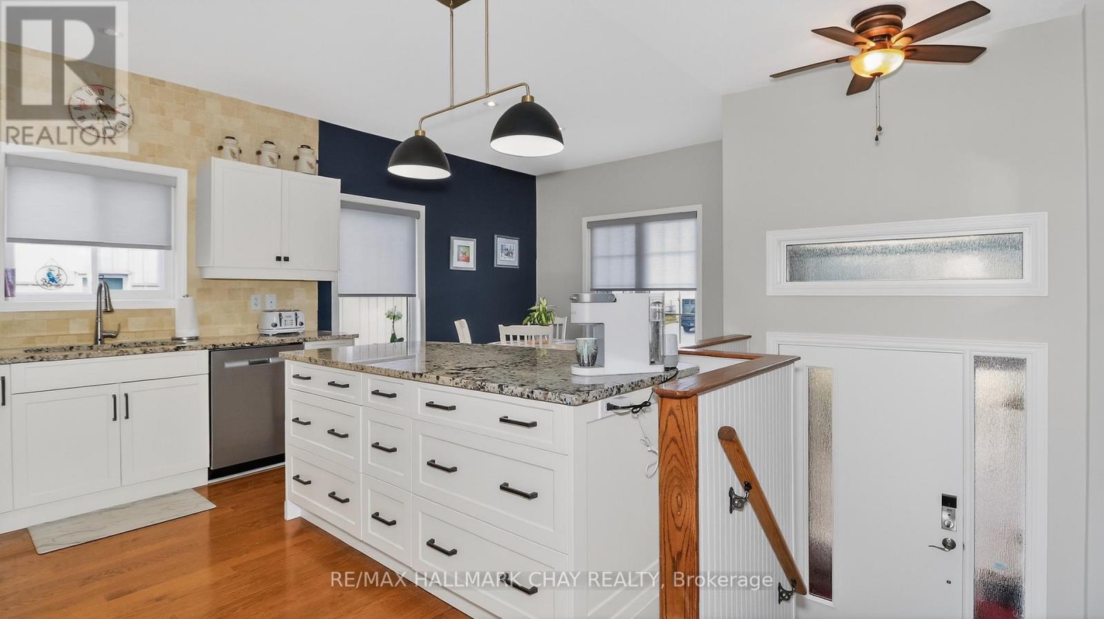 205 Country Lane, Clearview, Ontario  L0M 1S0 - Photo 3 - S13021438