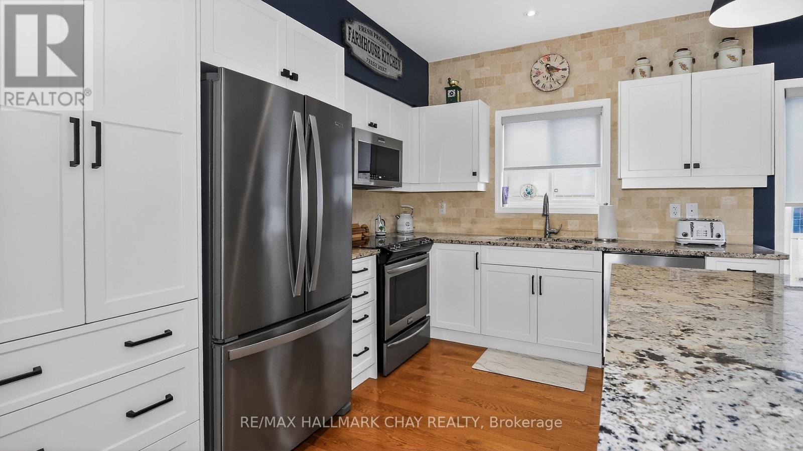 205 Country Lane, Clearview, Ontario  L0M 1S0 - Photo 4 - S13021438