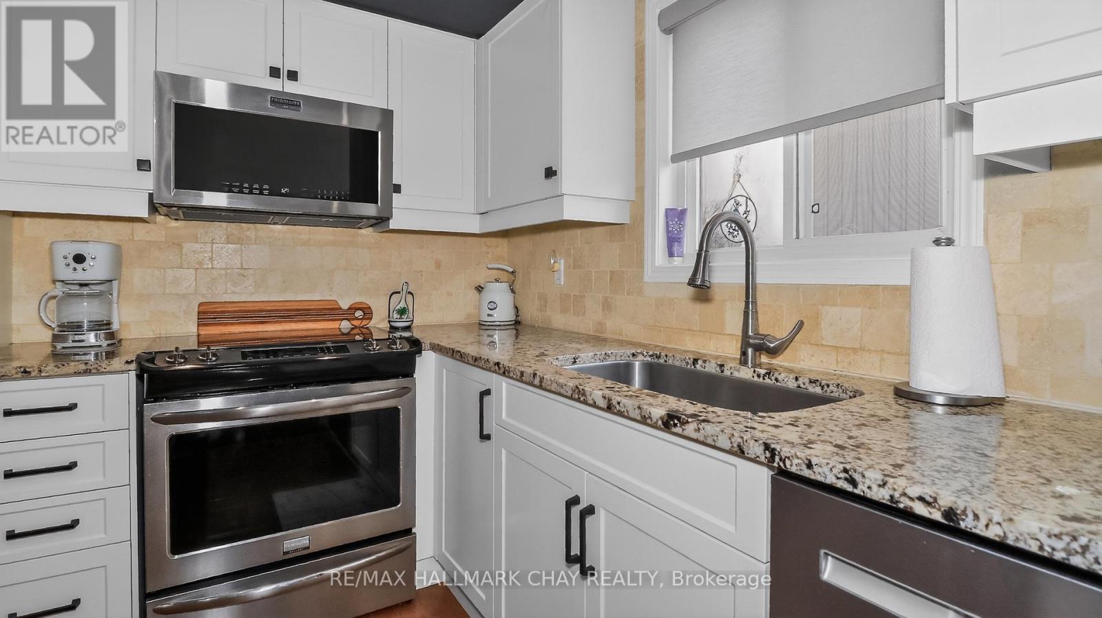 205 Country Lane, Clearview, Ontario  L0M 1S0 - Photo 5 - S13021438