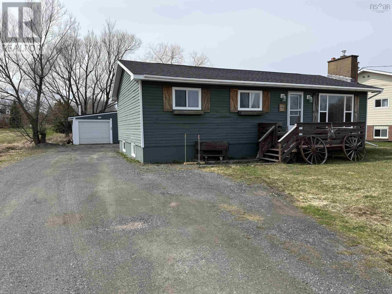 1668 Mackay Street, Westville, Nova Scotia  B0K 2A0 - Photo 2 - 202602471