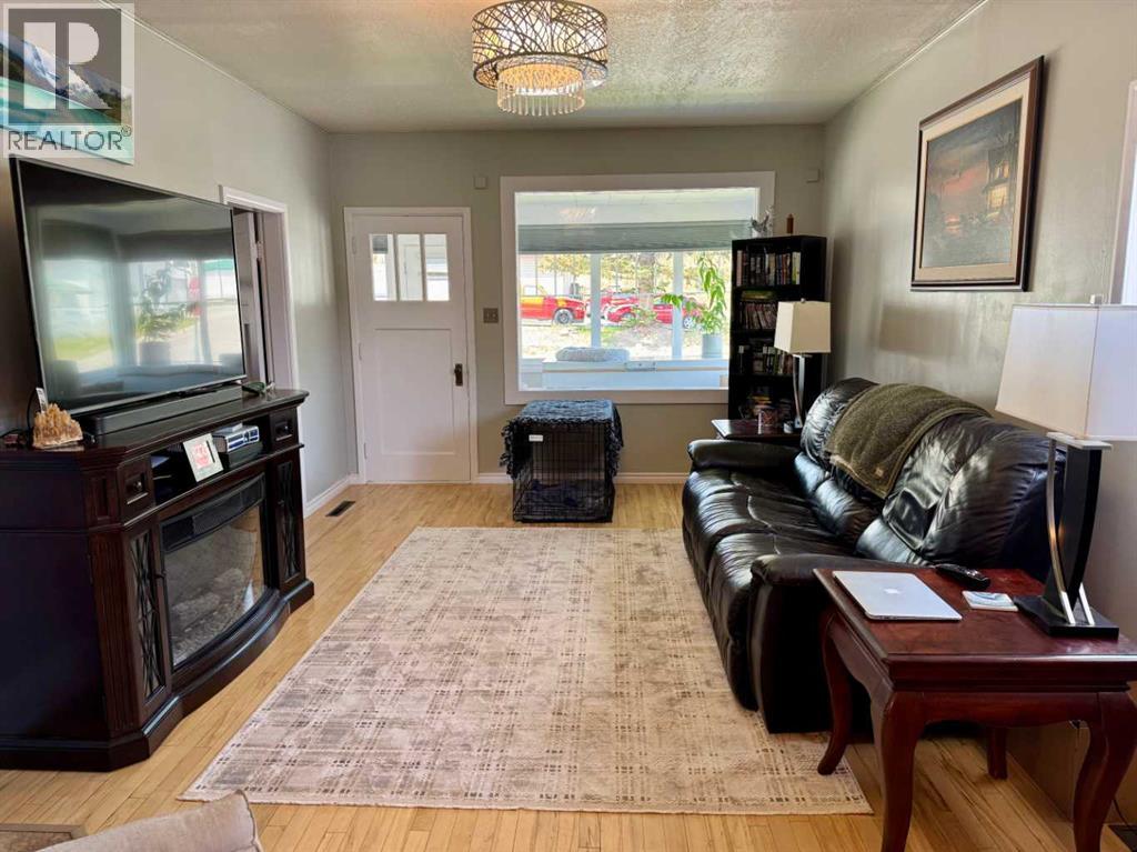 7918 23 Avenue, Coleman, Alberta  T0K 0M0 - Photo 6 - A2285504