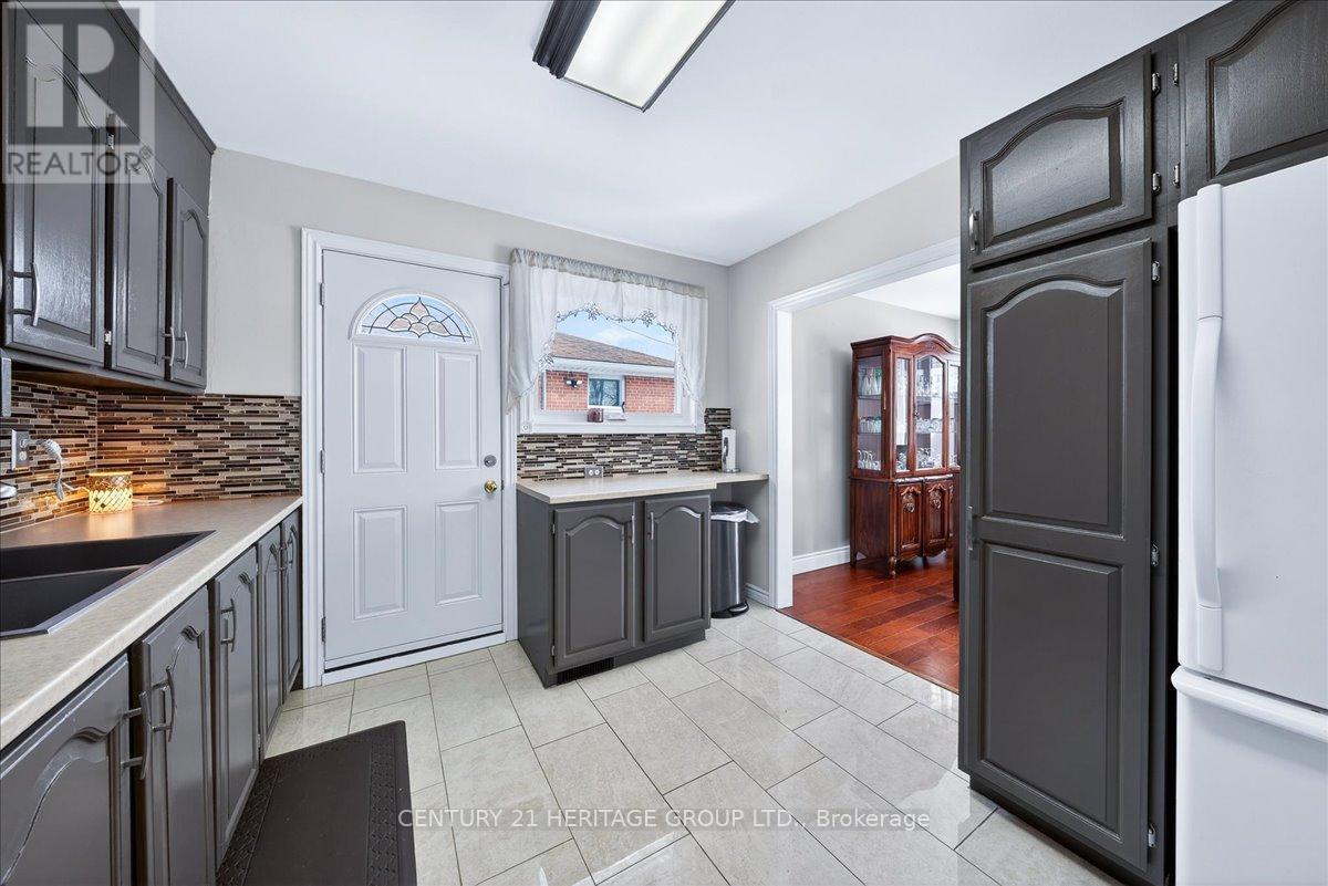 130 Rangoon Road, Toronto, Ontario  M9C 4P2 - Photo 13 - W13021198